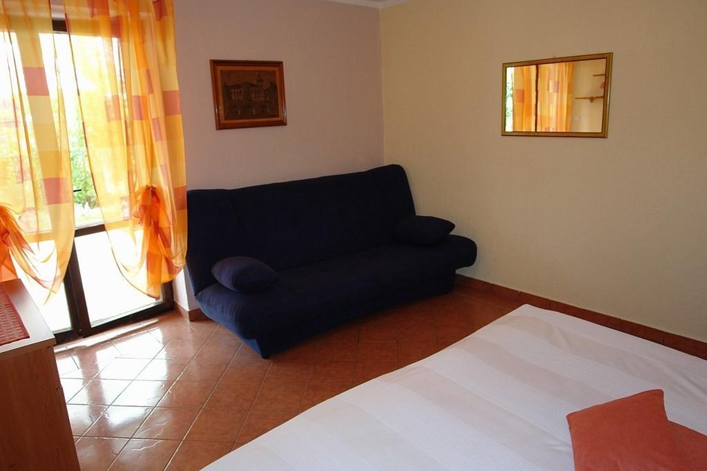 2 Bedroom Amazing Apartment In Crikvenica Pokoj fotografie