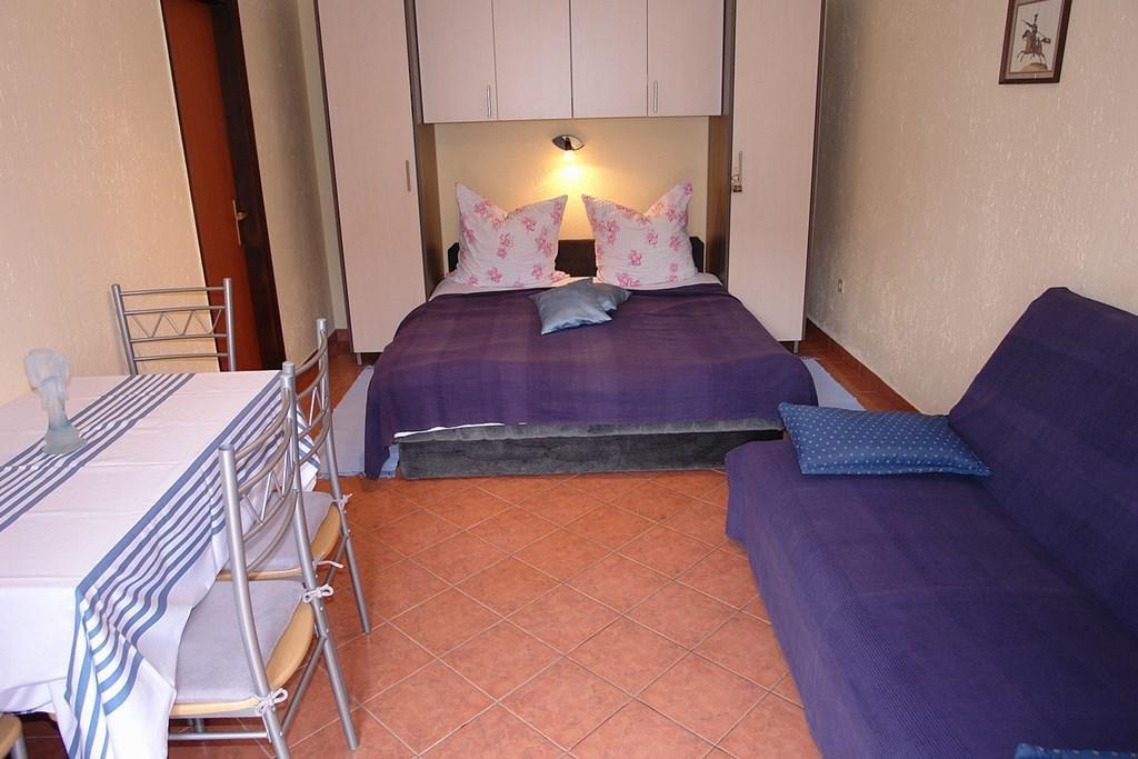 2 Bedroom Amazing Apartment In Crikvenica Pokoj fotografie