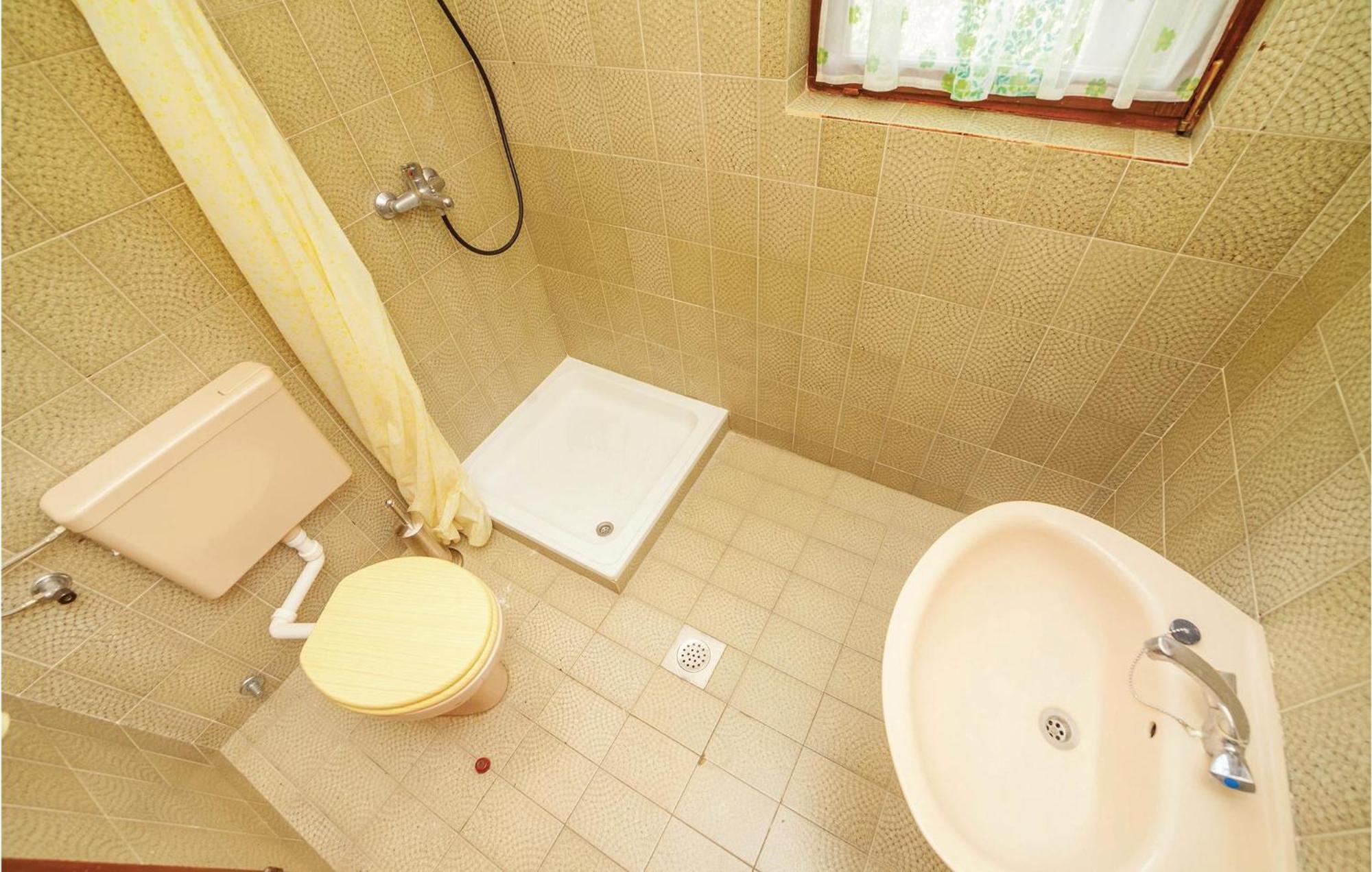 2 Bedroom Amazing Apartment In Crikvenica Exteriér fotografie