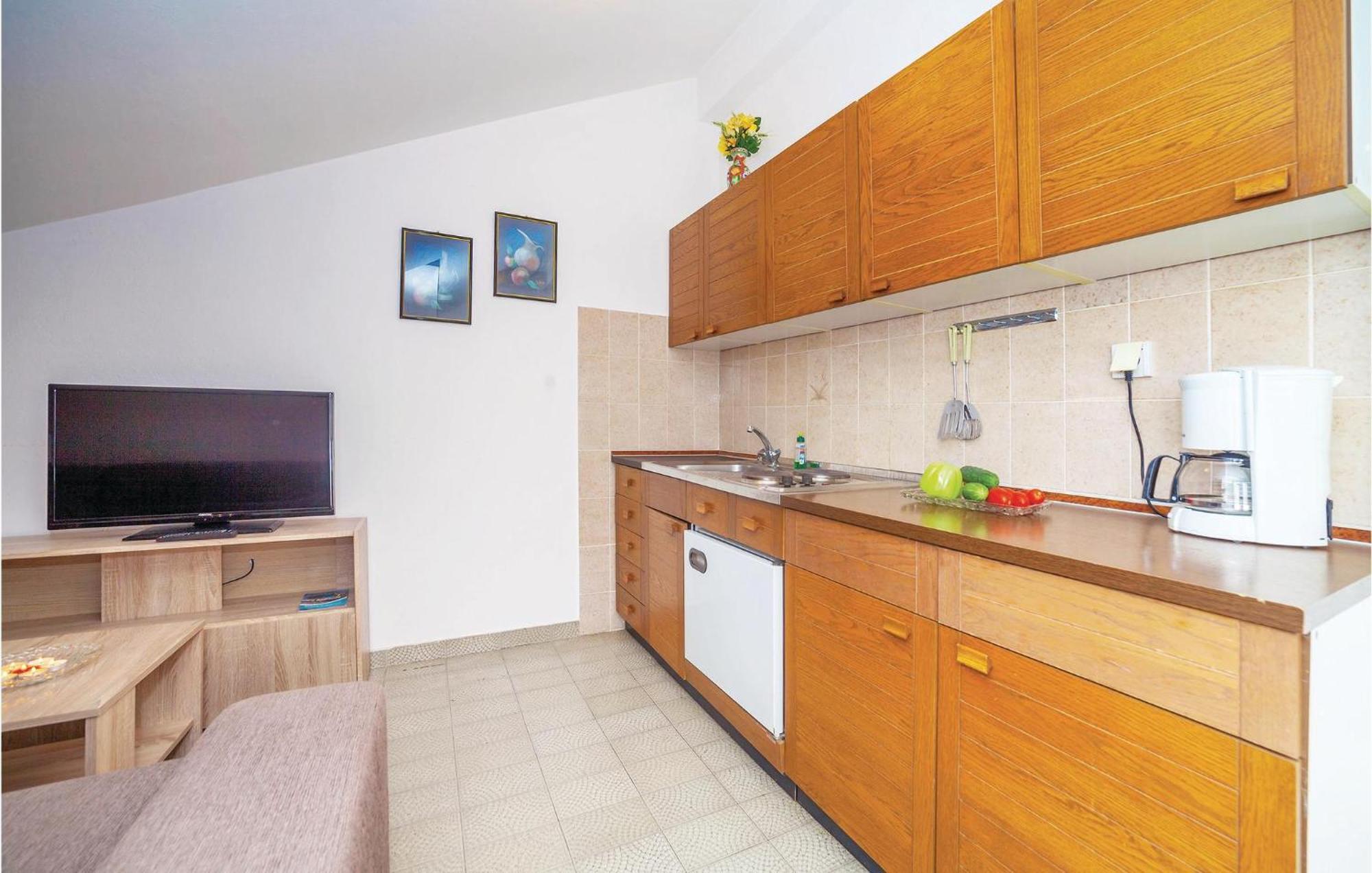 2 Bedroom Amazing Apartment In Crikvenica Exteriér fotografie
