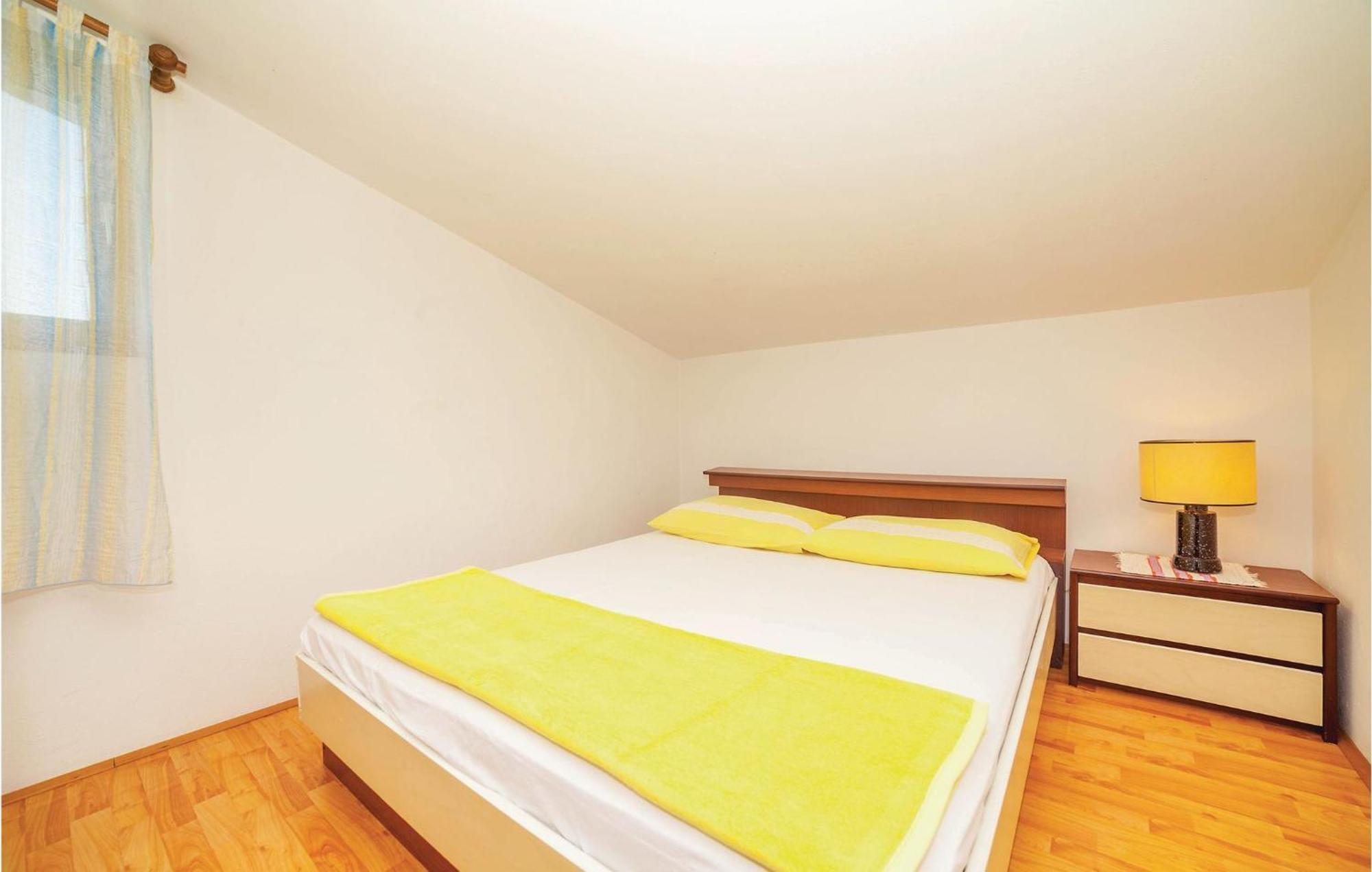 2 Bedroom Amazing Apartment In Crikvenica Exteriér fotografie