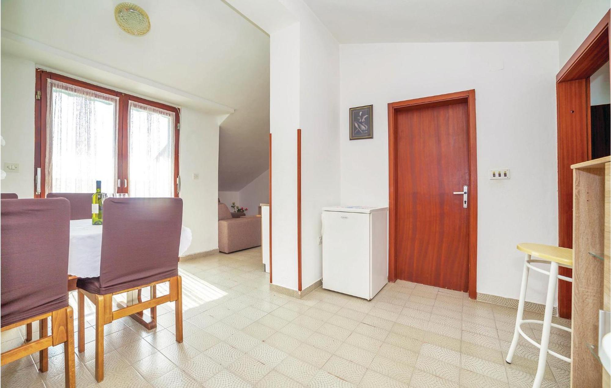 2 Bedroom Amazing Apartment In Crikvenica Exteriér fotografie