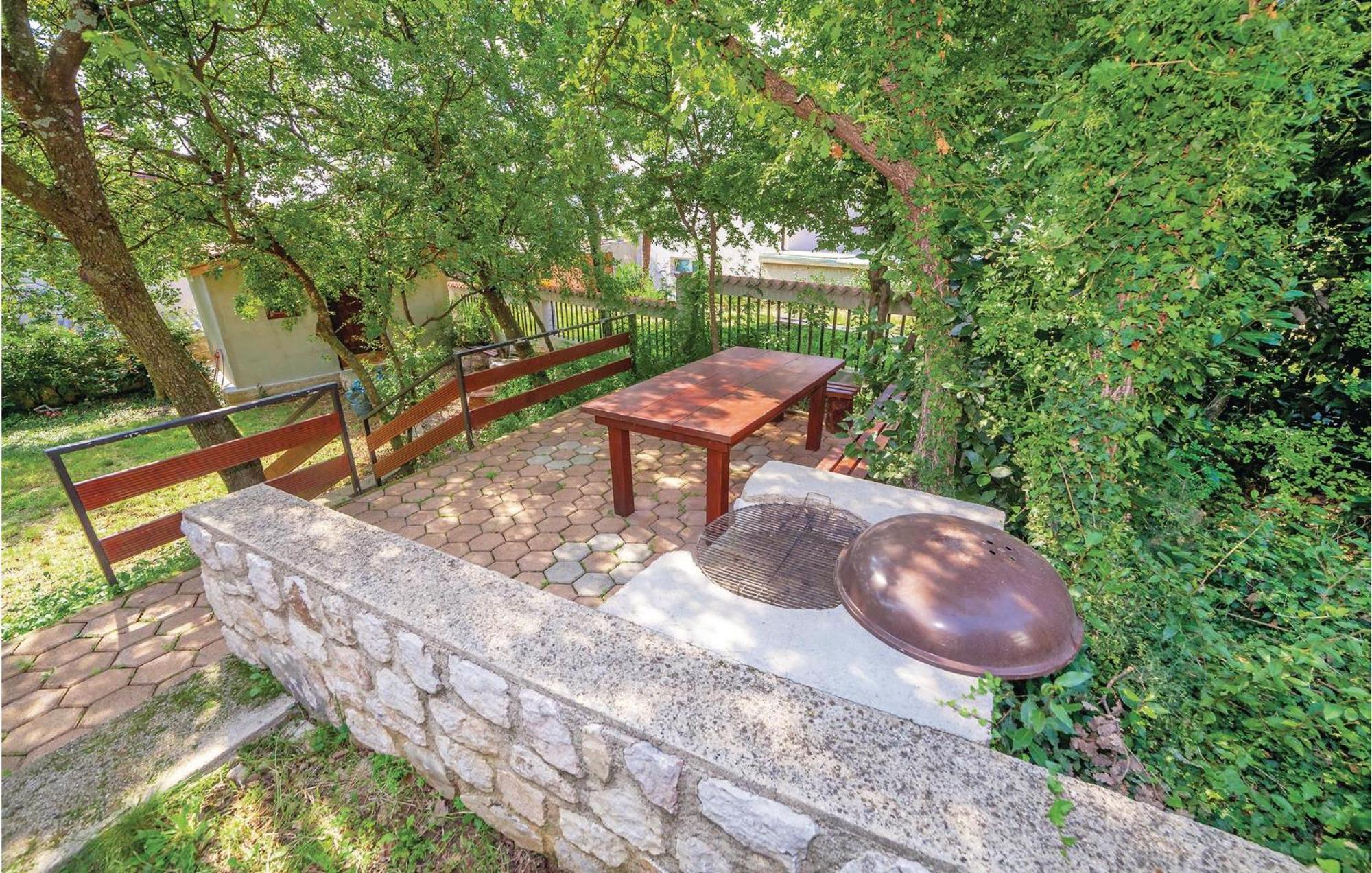 2 Bedroom Amazing Apartment In Crikvenica Exteriér fotografie